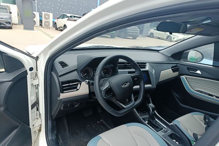 Used Chery Tiggo 3X 2022 PLUS 1.5L CVT Fashion Edition Center Console