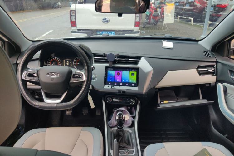 Used Chery Tiggo 3X 2022 PLUS 1.5L Manual – Zhenhong Red Date Edition Center Console