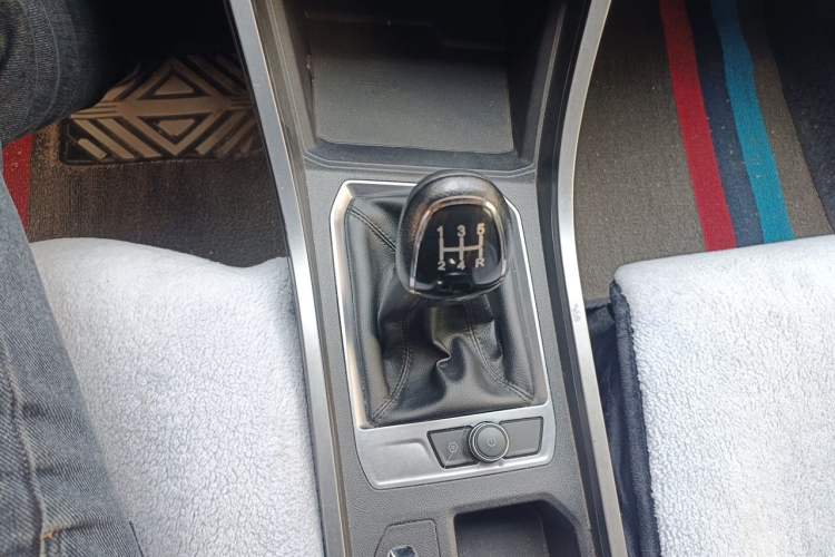 Used Chery Tiggo 3X 2022 PLUS 1.5L Manual – Zhenhong Red Date Edition Gear Lever