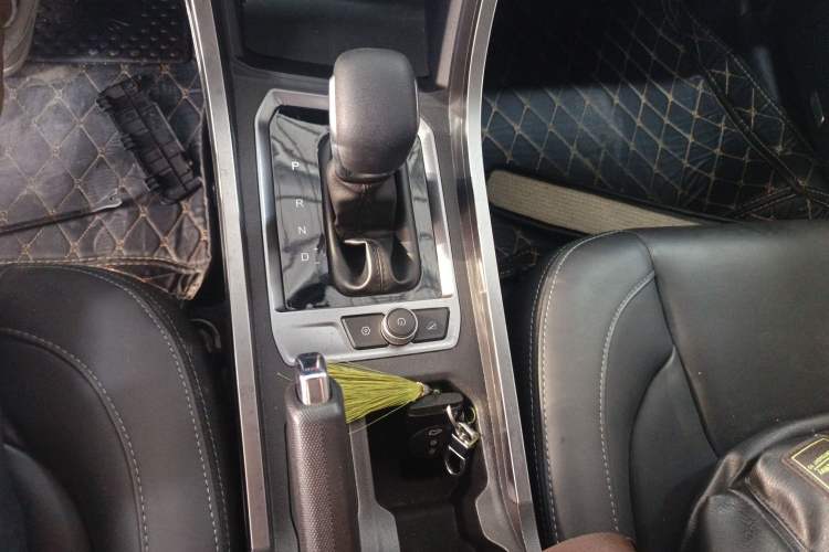 Used Chery Tiggo 3X 2022 PLUS 1.5L CVT Thrilling Red Date Edition II Gear Lever