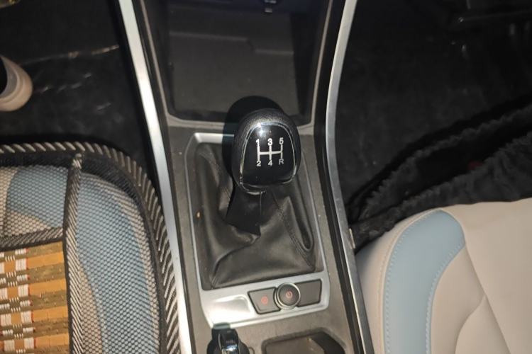 Used Chery Tiggo 3X 2022 PLUS 1.5L Manual – Zhenhong Red Date Edition Gear Lever
