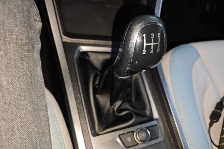 Used Chery Tiggo 3X 2022 PLUS 1.5L Manual Fashion Edition Gear Lever