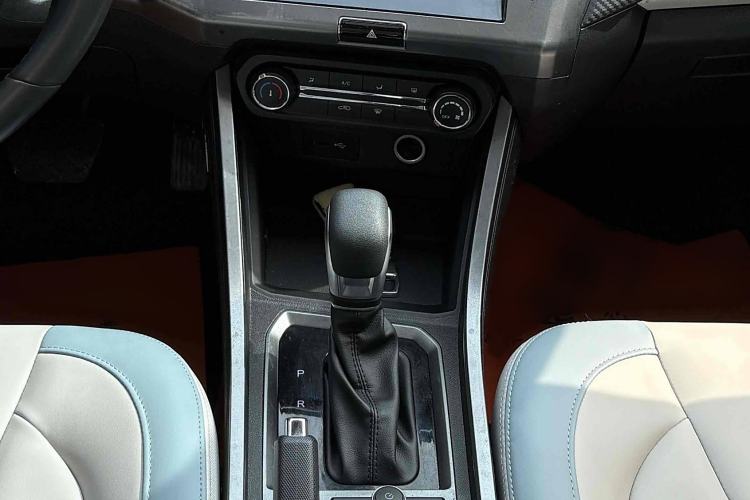 Used Chery Tiggo 3X 2022 Diamond Edition 1.5L CVT Elite Version Gear Lever