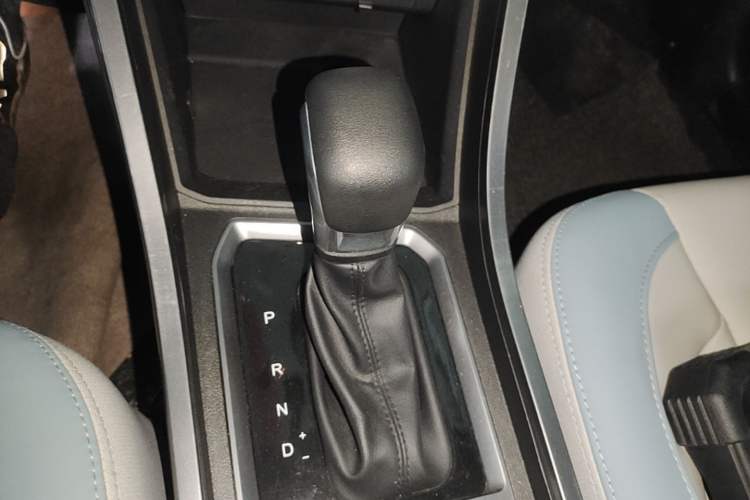 Used Chery Tiggo 3X 2022 Diamond Edition 1.5L CVT Elite Version Gear Lever