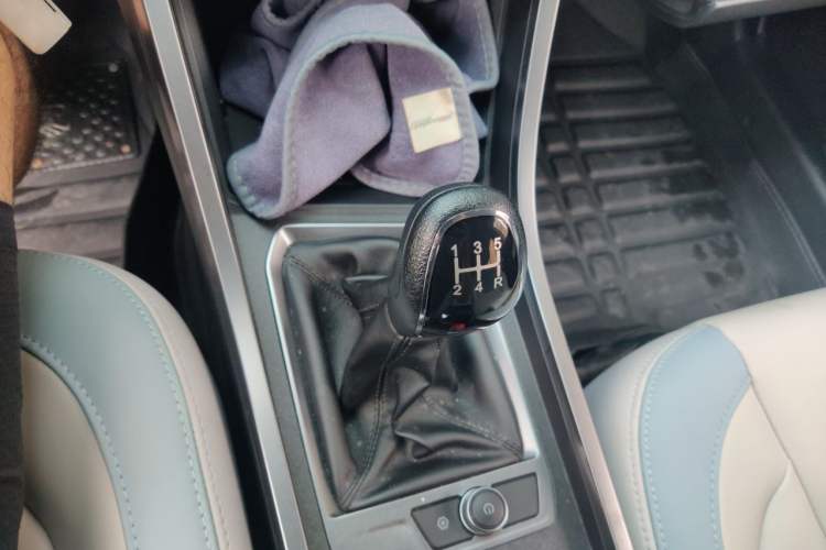 Used Chery Tiggo 3X 2022 PLUS 1.5L Manual – Zhenhong Red Date Edition Gear Lever