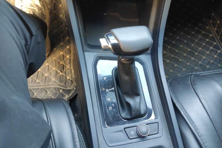 Used Chery Tiggo 3X 2022 PLUS 1.5L CVT Thrilling Red Date Edition II Gear Lever