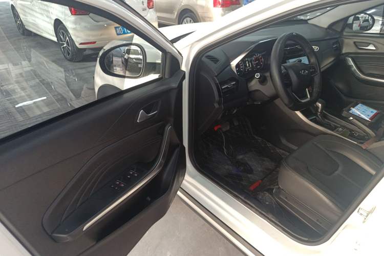 Used Chery Tiggo 3X 2022 PLUS 1.5L CVT Thrilling Red Date Edition II Interior 3