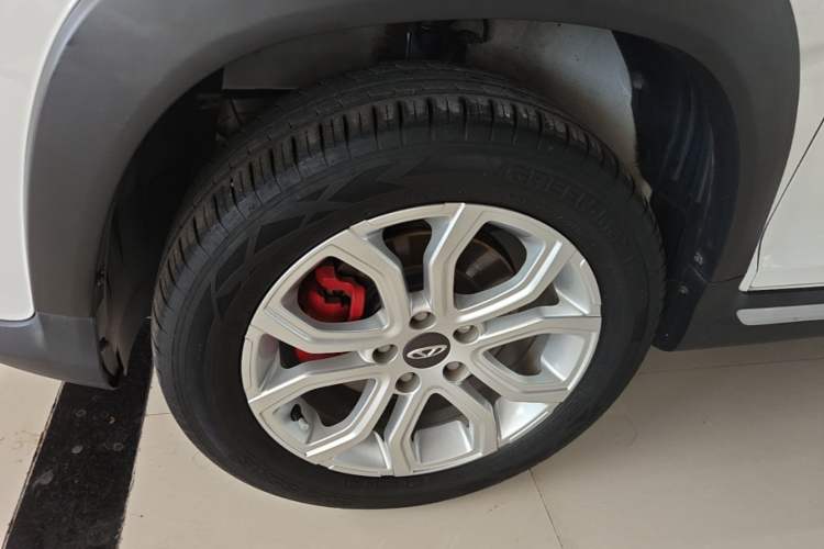 Used Chery Tiggo 3X 2022 Diamond Edition 1.5L CVT Elite Version Left Front Wheel Hub