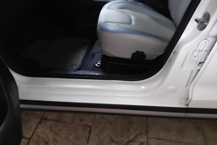 Used Chery Tiggo 3X 2022 Diamond Edition 1.5L CVT Elite Version Left Side Sill