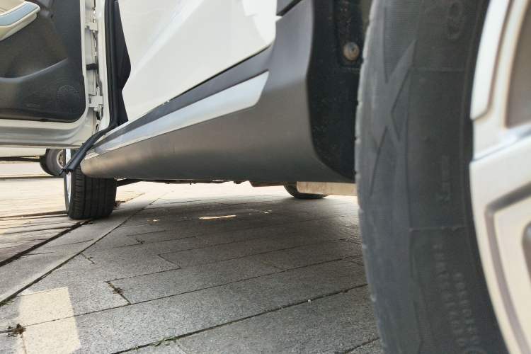 Used Chery Tiggo 3X 2022 PLUS 1.5L CVT Fashion Edition Left Side Sill