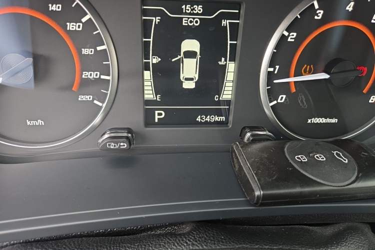 Used Chery Tiggo 3X  Odometer Close Up