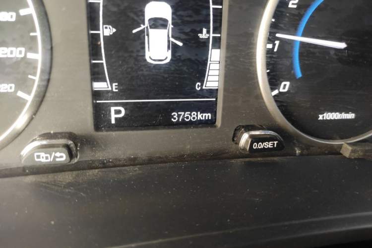 Used Chery Tiggo 3X 2022 PLUS 1.5L CVT Thrilling Red Date Edition II Odometer Close Up