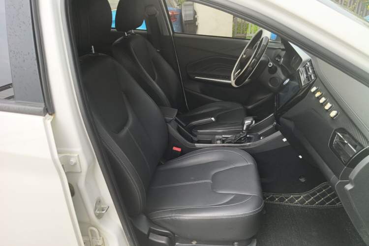 Used Chery Tiggo 3X 2022 PLUS 1.5L CVT Thrilling Red Date Edition II Right Front Seat