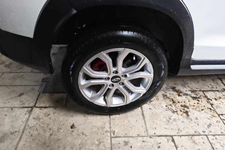 Used Chery Tiggo 3X 2022 Diamond Edition 1.5L CVT Elite Version Right Rear Wheel Hub