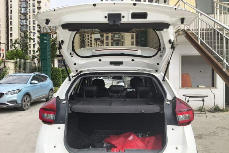 Used Chery Tiggo 3X 2022 PLUS 1.5L CVT Thrilling Red Date Edition II Trunk