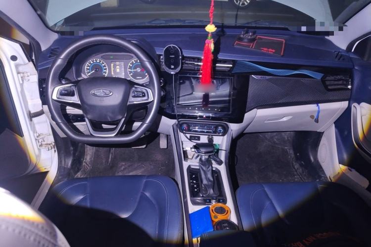Used Chery Tiggo 3X 2023 1.5L CVT Fashion Edition Center Console