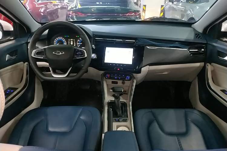 Used Chery Tiggo 3X 2023 1.5L CVT Fashion Edition Center Console