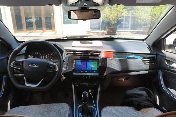 Used Chery Tiggo 3X 2023 1.5L Manual Fashion Edition Center Console