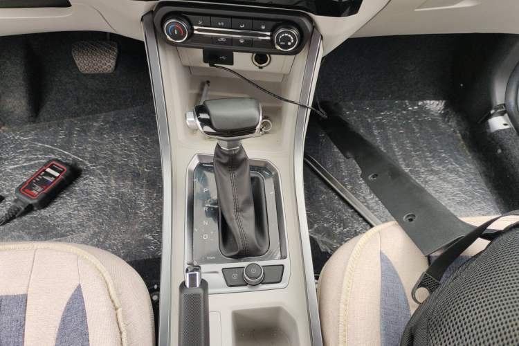 Used Chery Tiggo 3X 2023 1.5L CVT Fashion Edition Gear Lever