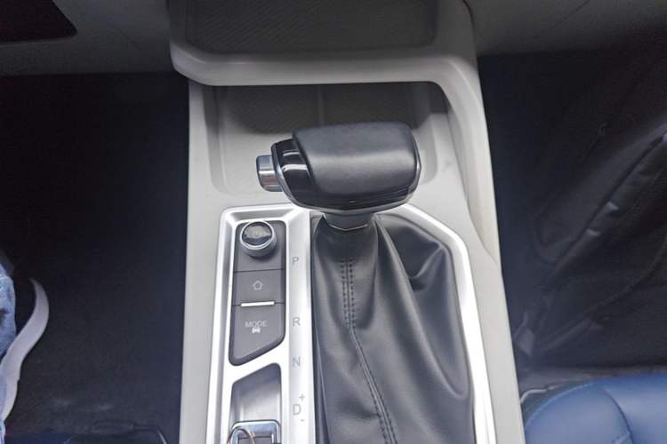 Used Chery Tiggo 3X 2023 1.5L CVT Shining Edition Gear Lever