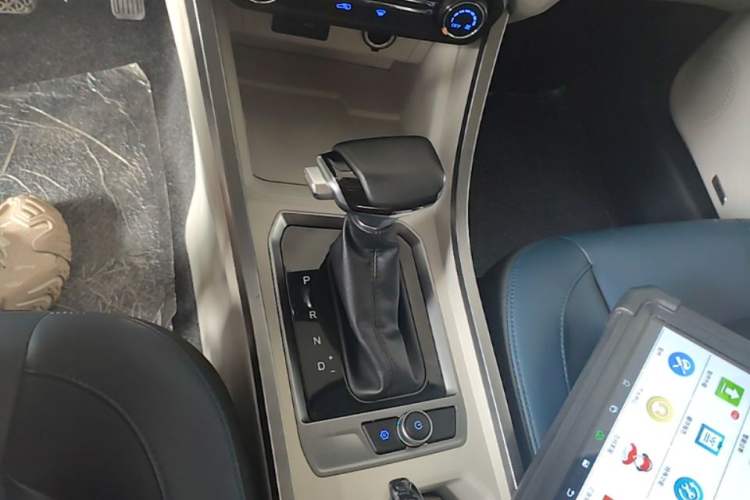 Used Chery Tiggo 3X 2023 1.5L CVT Fashion Edition Gear Lever
