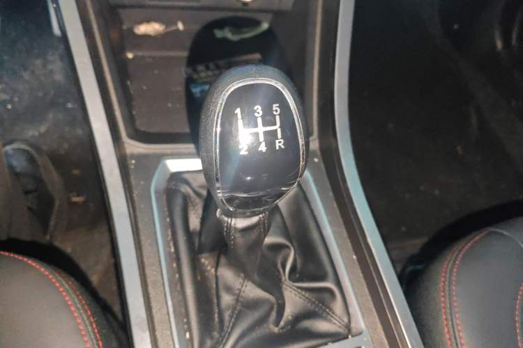 Used Chery Tiggo 3X 2023 1.5L Manual Fashion Edition Gear Lever