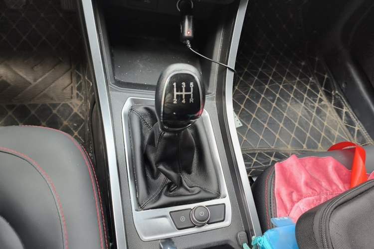 Used Chery Tiggo 3X 2023 1.5L Manual Fashion Edition Gear Lever