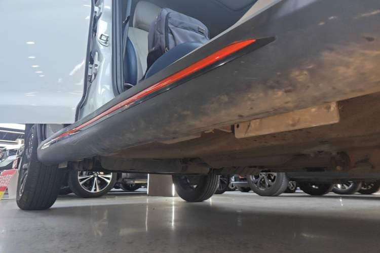 Used Chery Tiggo 3X 2023 1.5L CVT Shining Edition Right Side Sill