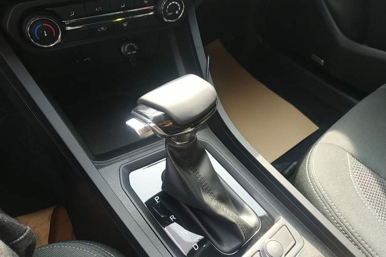 Used Chery Tiggo 3X 2024 1.5L CVT Excellence Edition Gear Lever