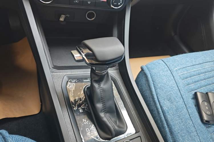 Used Chery Tiggo 3X 2024 1.5L CVT Excellence Edition Gear Lever