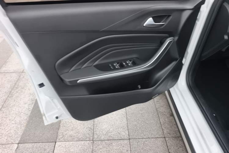 Used Chery Tiggo 3X 2024 1.5L CVT Excellence Edition Interior 6
