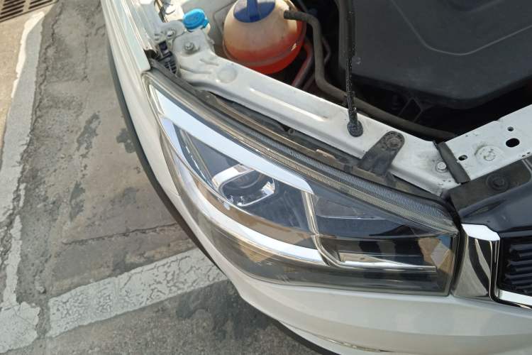 Used Chery Tiggo 3xe 2018 400 Comfort Edition Right Front Headlight