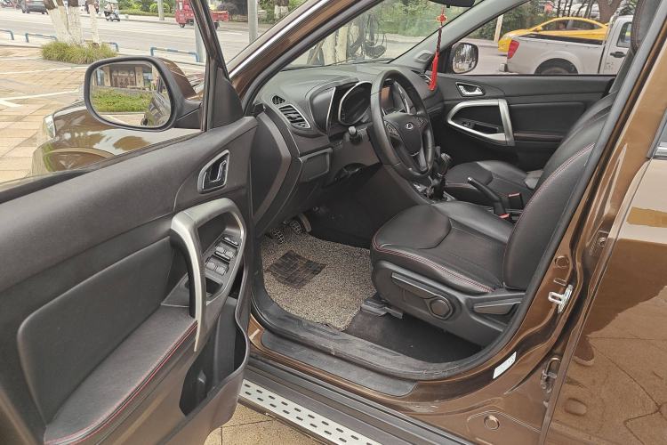 Used Chery Tiggo 5 2014 2.0L Manual Jia Yue Edition Interior 3