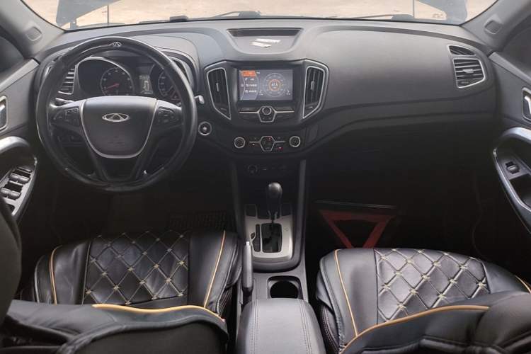 Used Chery Tiggo 5 2014 2.0L CVT Joyful Edition Center Console
