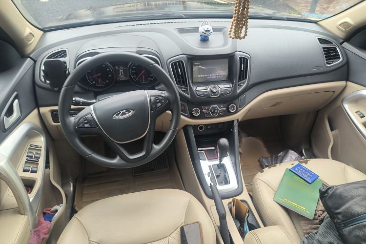 Used Chery Tiggo 5 2014 2.0L CVT Joyful Edition Center Console