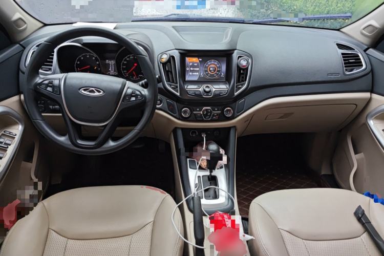 Used Chery Tiggo 5 2014 2.0L CVT Joyful Edition Center Console