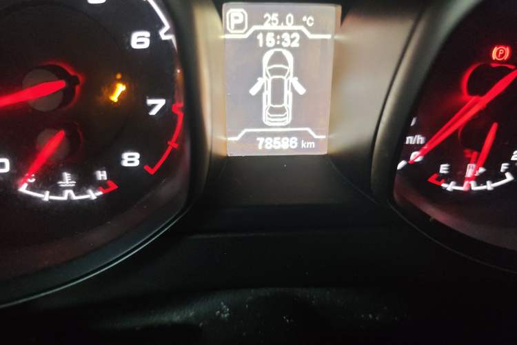 Used Chery Tiggo 5 2014 2.0L CVT Family Deluxe Edition Odometer Close Up