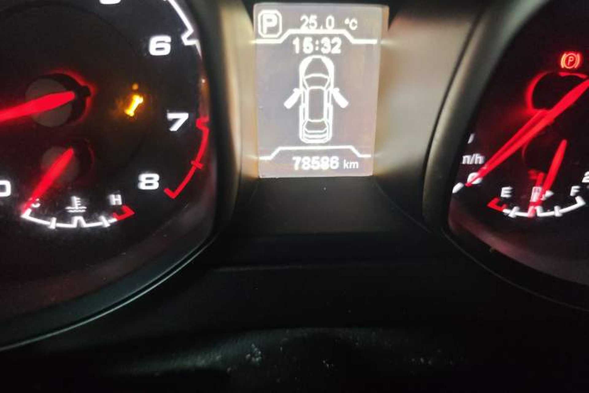Used Chery Tiggo 5 2014 2.0L CVT Family Deluxe Edition Odometer Close Up