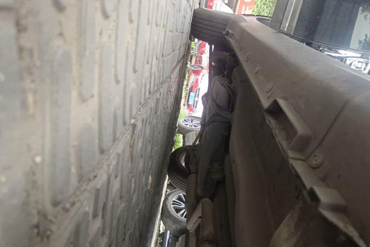 Used Chery Tiggo 5 2014 2.0L Manual Jia Yue Edition Right Side Sill