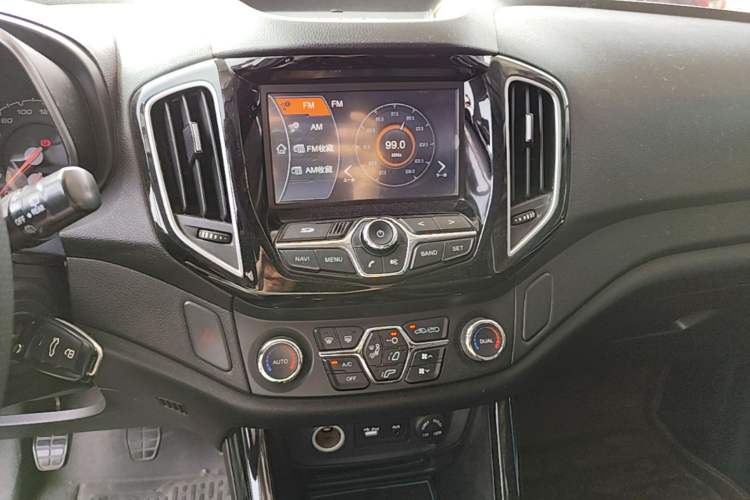 Used Chery Tiggo 5 2014 2.0L Manual - Family Deluxe Edition Audio And AC Panel