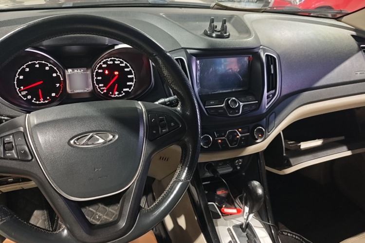 Used Chery Tiggo 5 2014 2.0L CVT Family Deluxe Edition Center Console