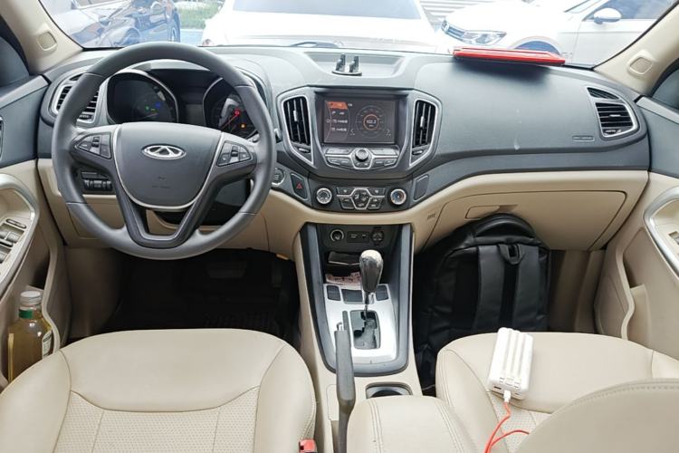 Used Chery Tiggo 5 2014 2.0L CVT Joyful Edition Center Console