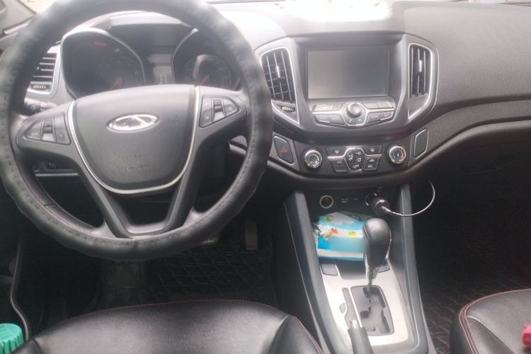 Used Chery Tiggo 5 2014 2.0L CVT Joyful Edition Center Console