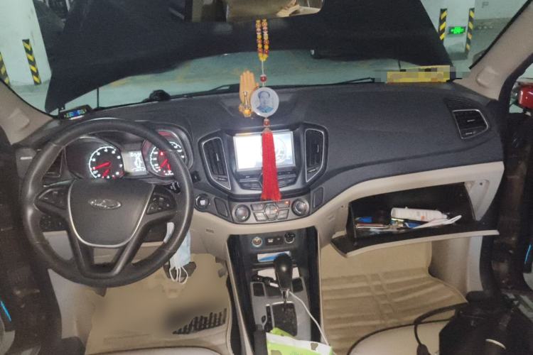 Used Chery Tiggo 5 2014 2.0L CVT Family Deluxe Edition Center Console