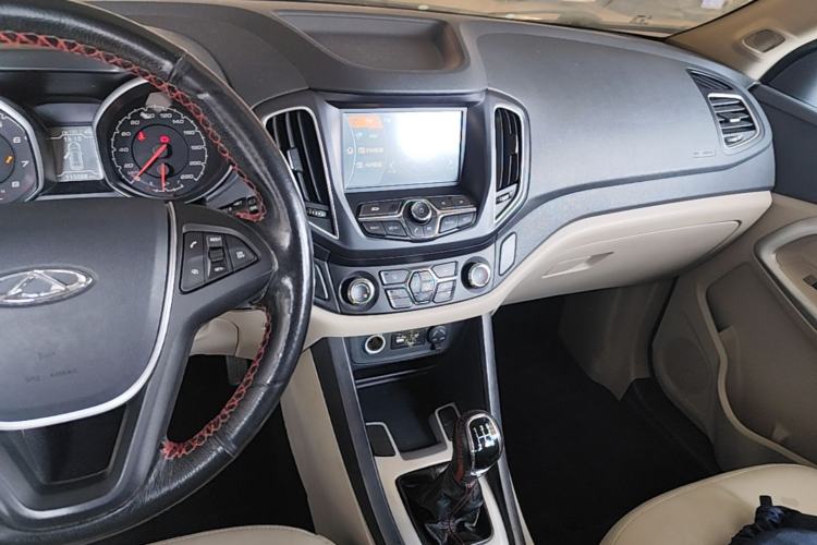 Used Chery Tiggo 5 2014 2.0L Manual Jia Yue Edition Center Console