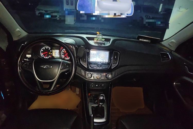 Used Chery Tiggo 5 2014 2.0L Manual - Family Deluxe Edition Center Console