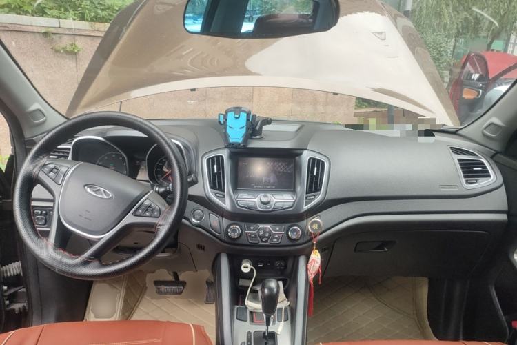 Used Chery Tiggo 5 2014 2.0L CVT Joyful Edition Center Console