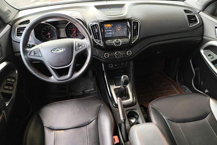 Used Chery Tiggo 5 2014 2.0L Manual - Family Deluxe Edition Center Console