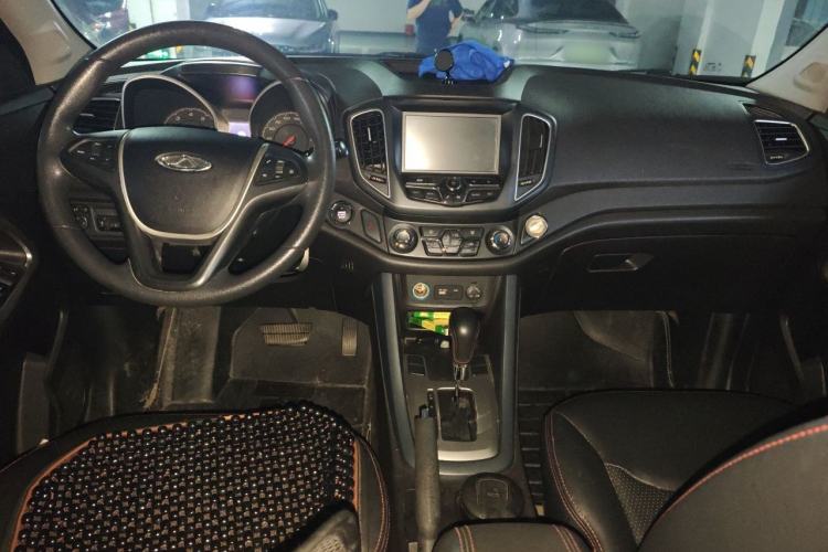 Used Chery Tiggo 5 2014 2.0L CVT Joyful Edition Center Console