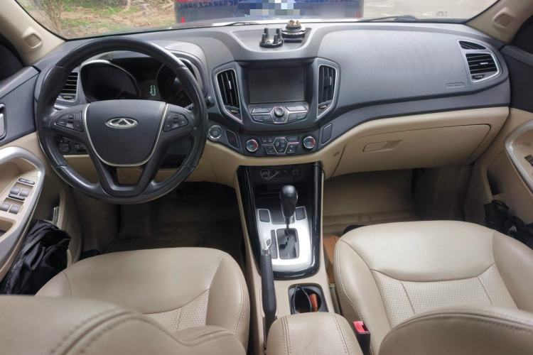 Used Chery Tiggo 5 2014 2.0L CVT Family Deluxe Edition Center Console
